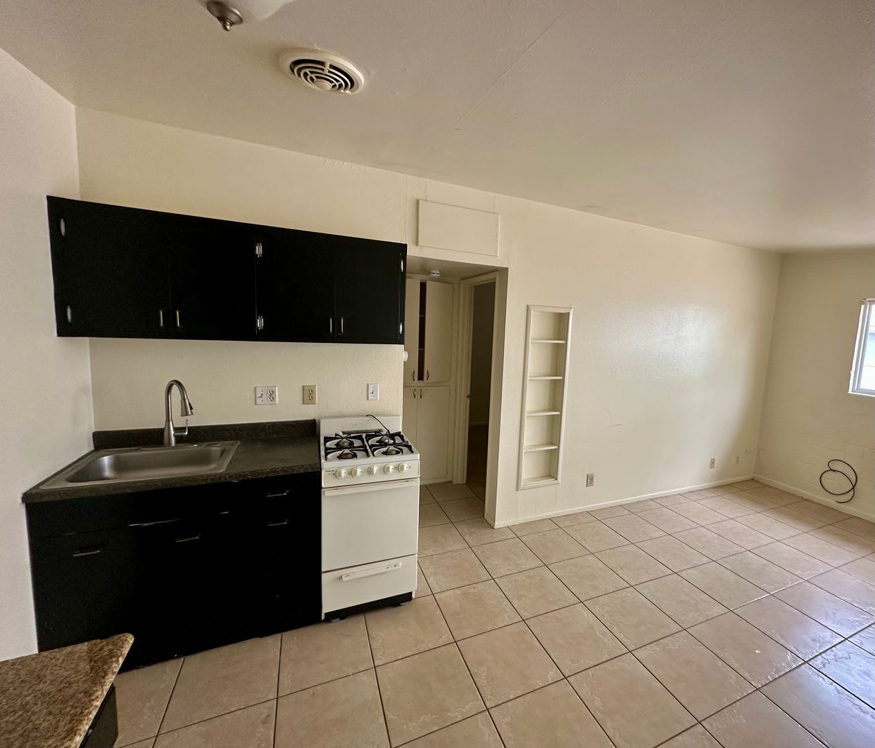 Tempe Apartment: 835 W 3rd St