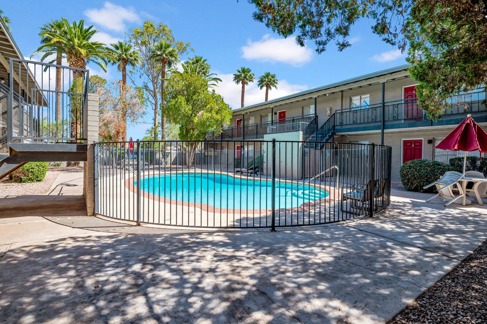Pool at RandDLiving on Irving (4 of 6)