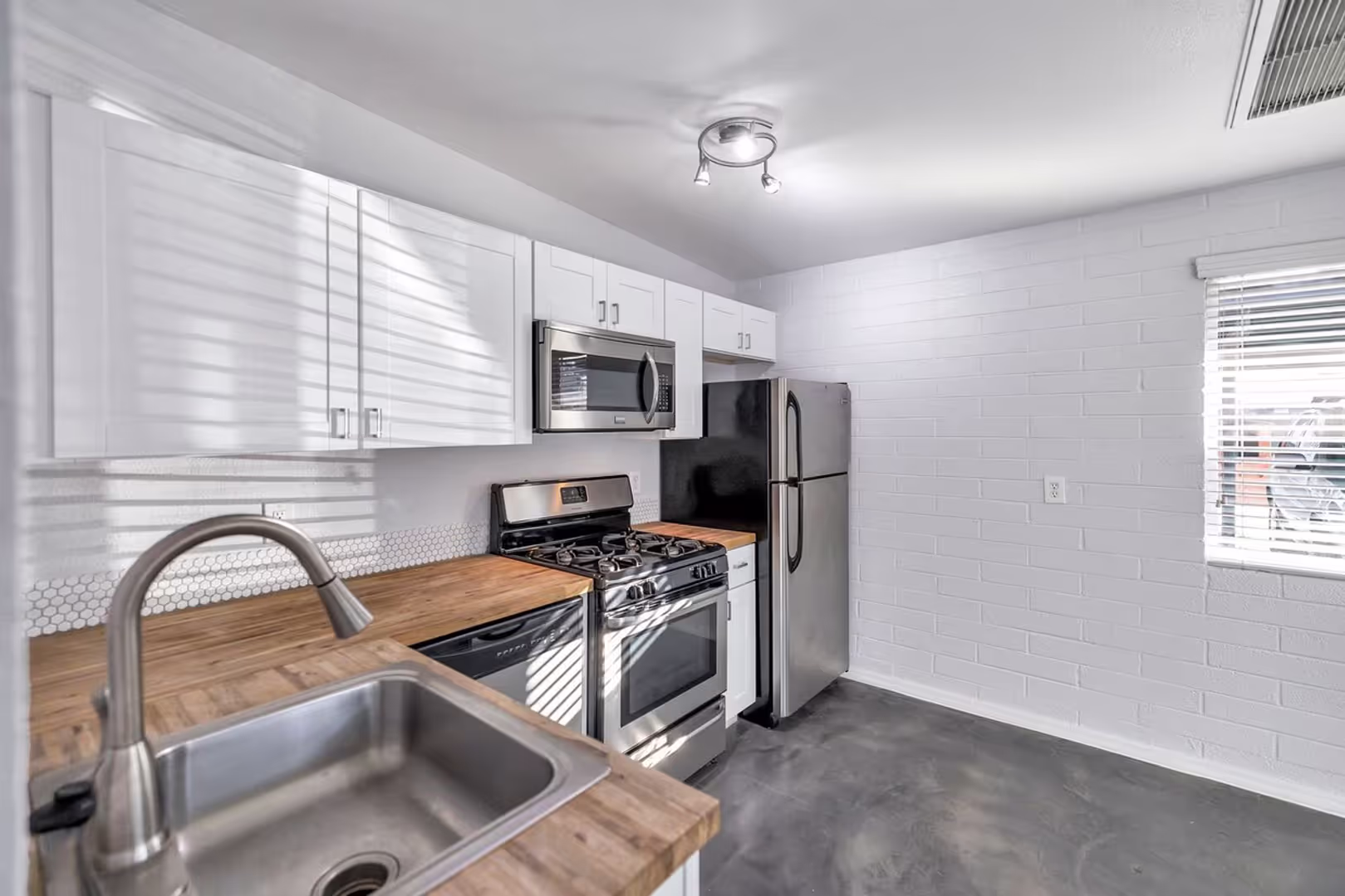 Tempe Apartment: 813 W 3rd St