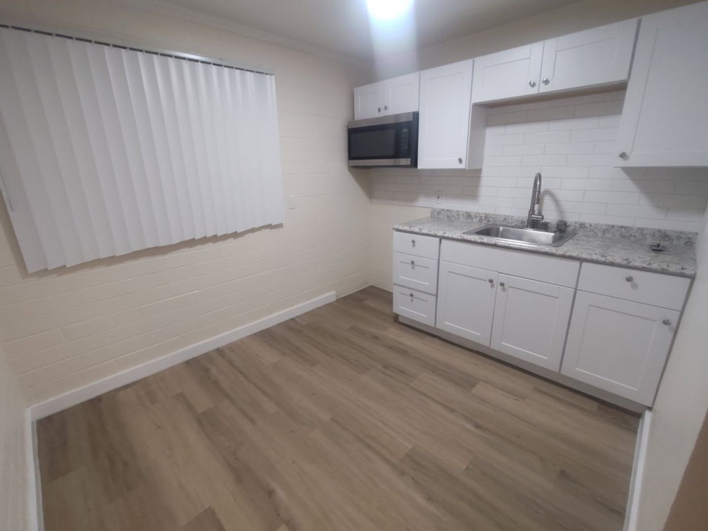 Scottsdale Apartment: 7232 E Belleview