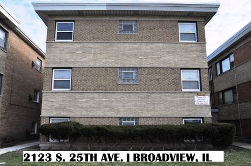 Spacious 2brm apt. W/ Heat & Parking Incl. (Broadview, IL) – photo 1