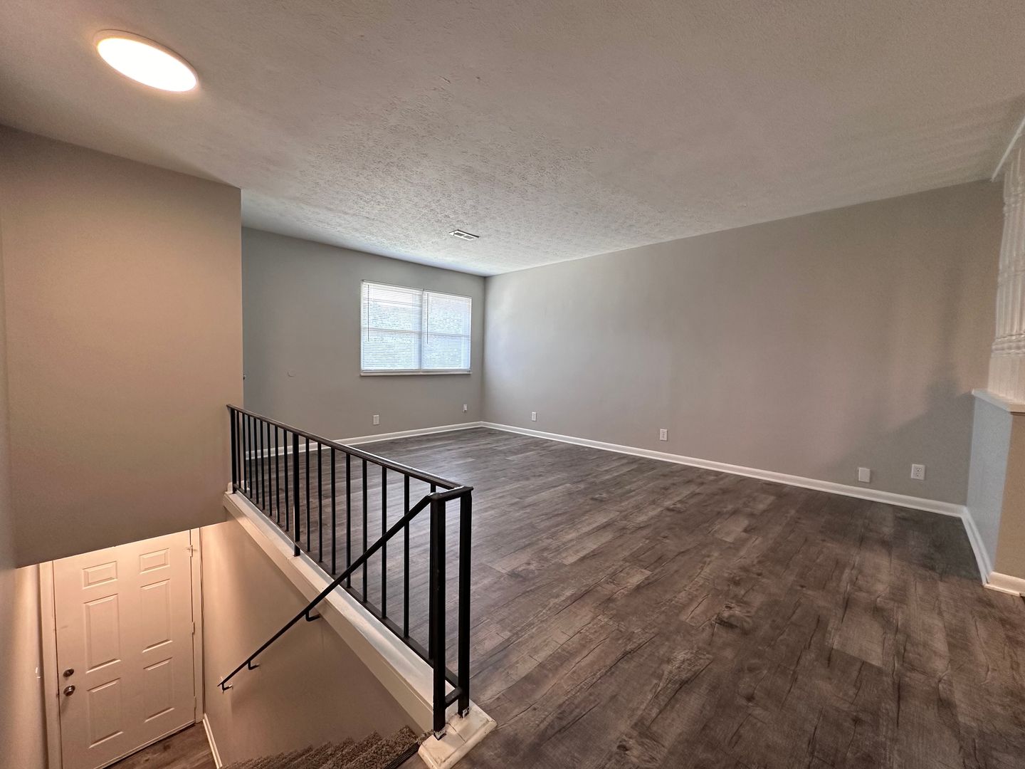 Maryville Apartment: 913 Naomi Drive