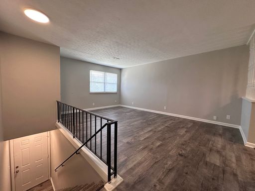 ✨ Total Monthly Leasing Price: $1,483 | Spacious 2 Bed/1.5 Bath Garden Style in Maryville! – photo 1