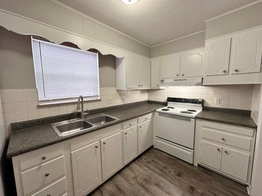 E Wyatt Investments Cherokee Garden - 2 Bedroom 1 Bathroom **FLOOR PLAN ONLY DO NOT APPLY* *