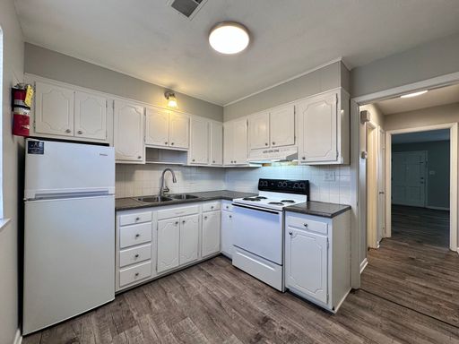 ✨Total Monthly Leasing Price: $1,098 | Cherokee Garden Adorable 1 Bedroom 1 Bathroom - Conveniently Located to Carson Newman!