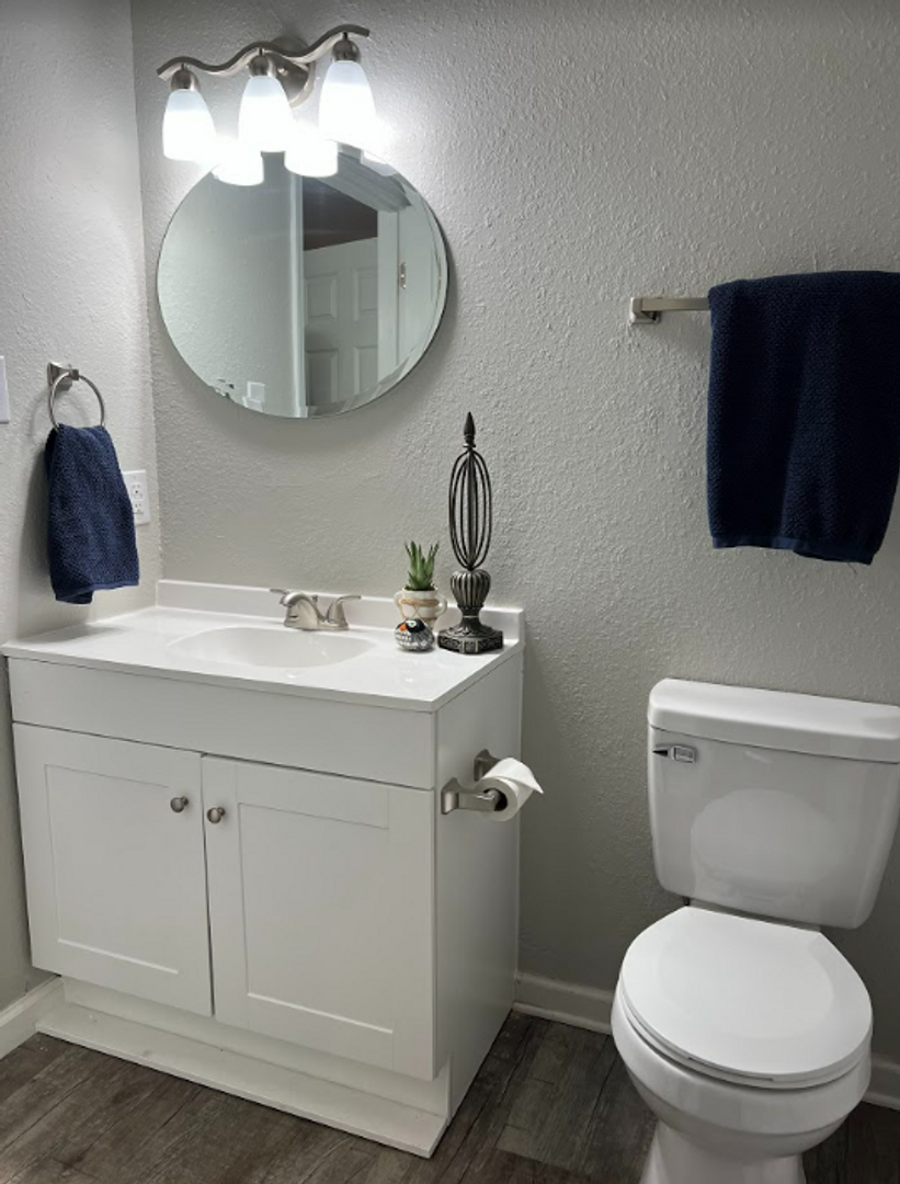 1429 Dutch Valley Drive, Knoxville, TN 37918