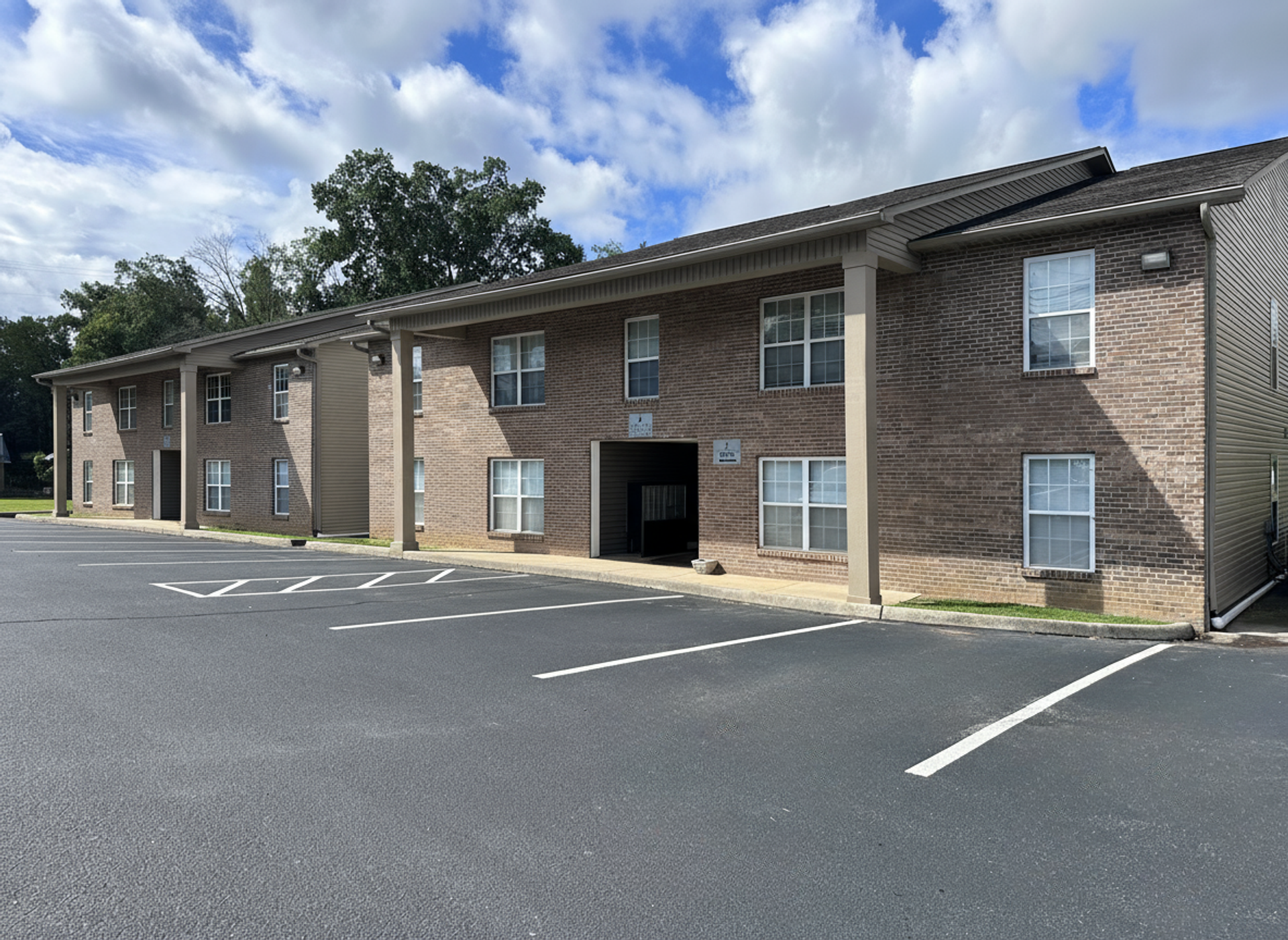 Maryville Apartment: 205 Guadal Canal Drive