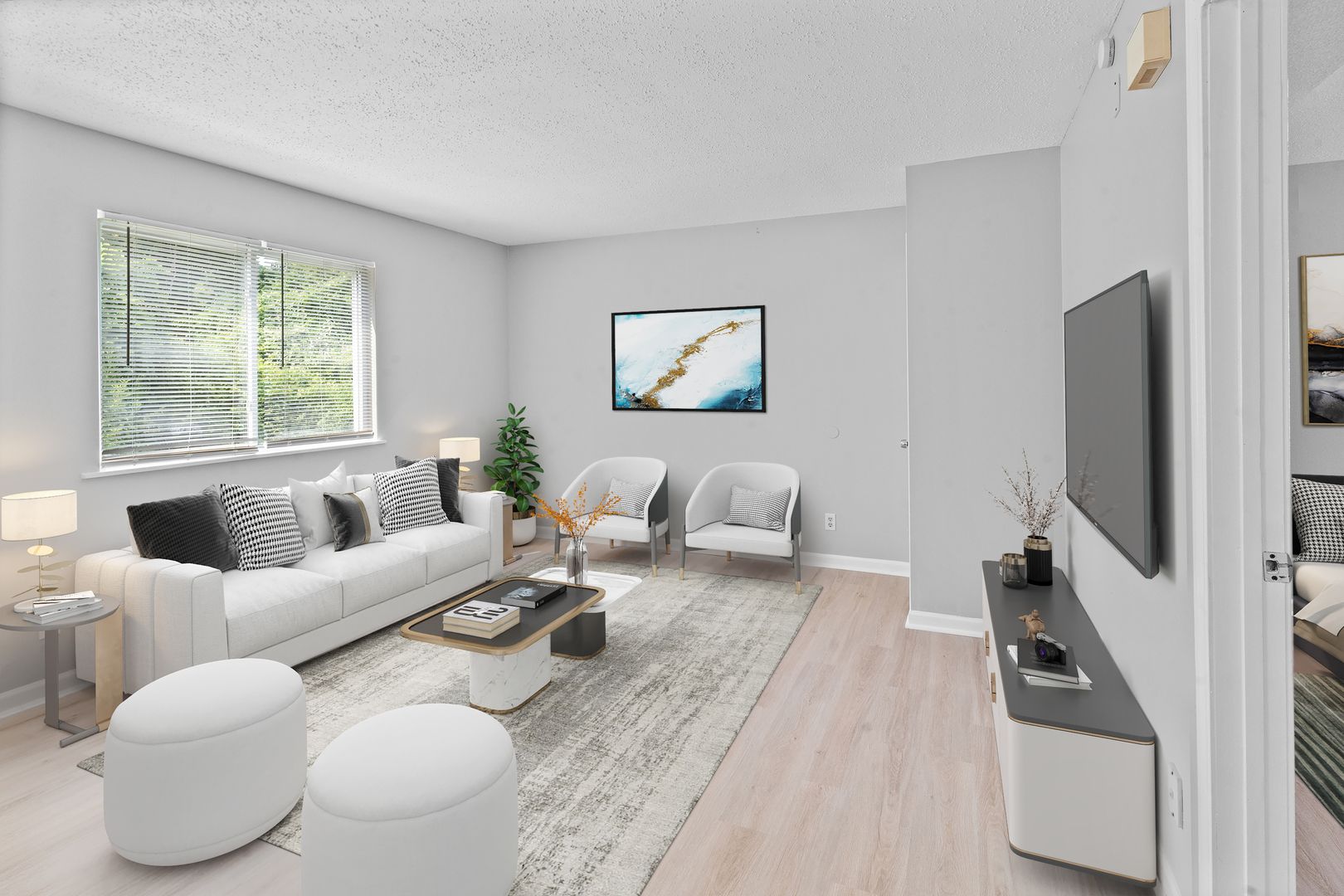 Leavenworth Apartment: 501 Vilas Street