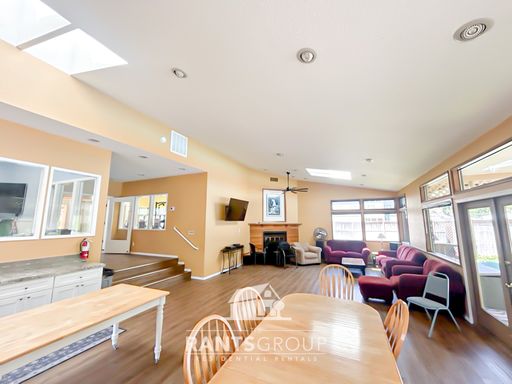 Listing photo thumbnail