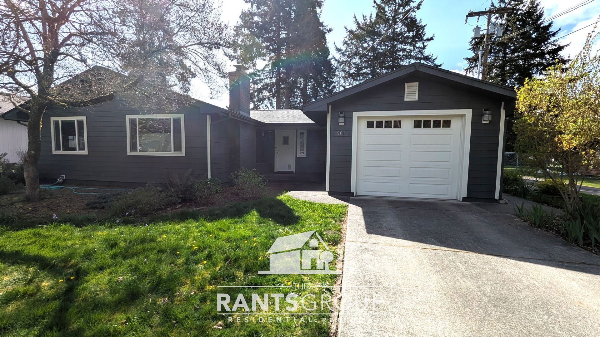 Lacey House: 901 Lacey St SE