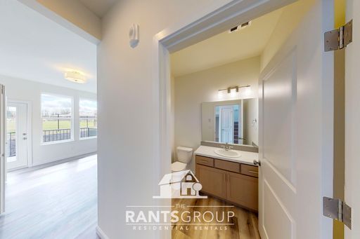 Listing photo thumbnail