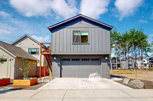 Listing photo thumbnail