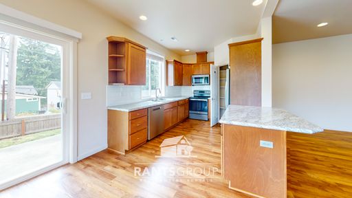 Listing photo thumbnail
