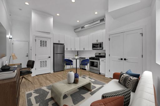 4731 N Western Ave, Unit 208 #APT – photo 1