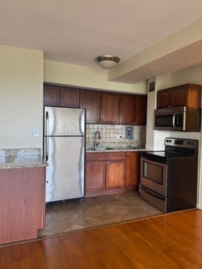 4180 N Marine Dr, Unit 706 #APT – photo 1