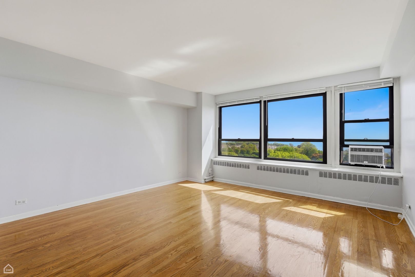 Chicago Apartment: 4180 N Marine Dr