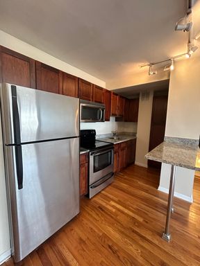 4180 N Marine Dr, Unit 1110 #APT – photo 1