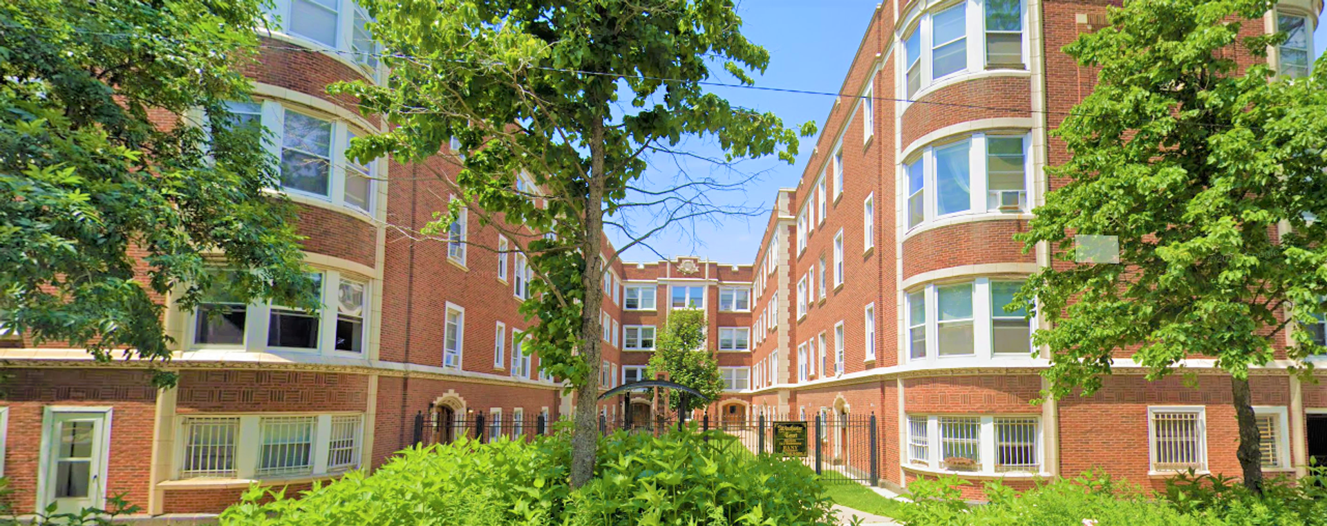 Chicago Apartment: 4400 N Winchester Ave