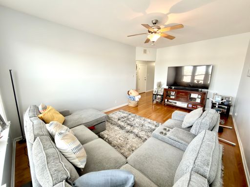 4111 W Lawrence Ave, Unit 3 #APT – photo 1