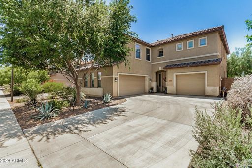 Gorgeous 4 Bedroom 3 Bathroom plus Den with new AC and large backyard. – photo 1
