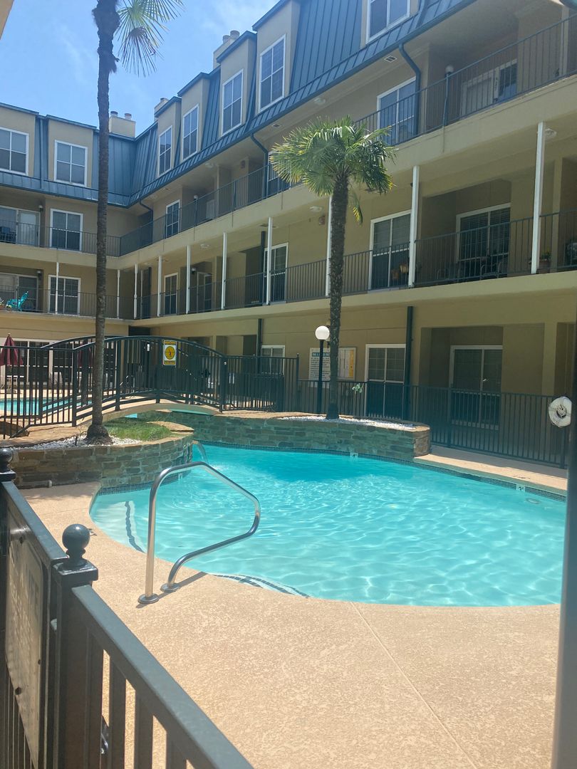 Galveston Apartment: 921 Marine Drive #210