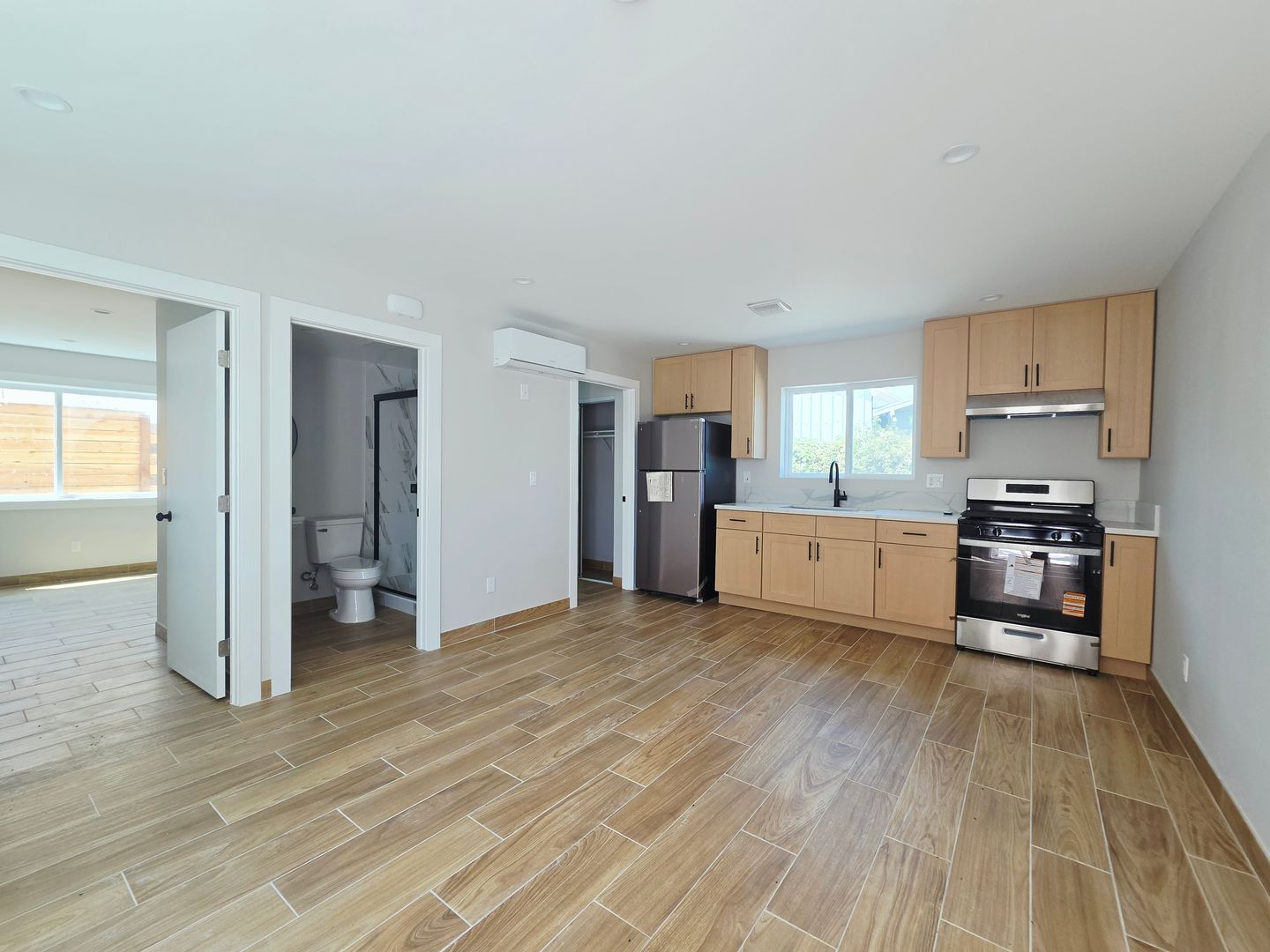 WILMINGTON Apartment: 947 N WILMINGTON BLVD