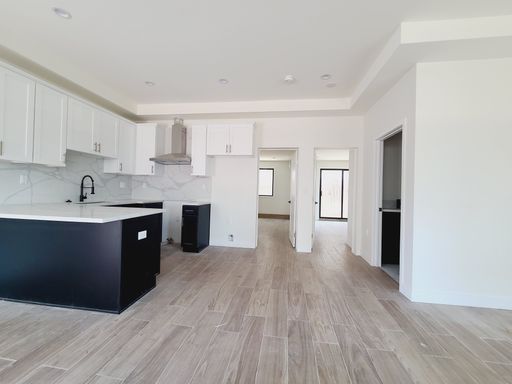1819 S MANHATTAN PLACE - 14 (ADU) – photo 1