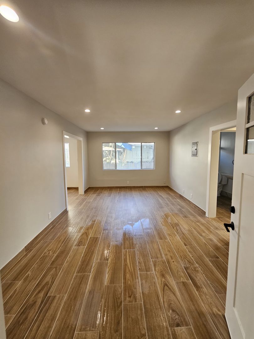 Los Angeles Apartment: 234-238 S. Normandie Ave