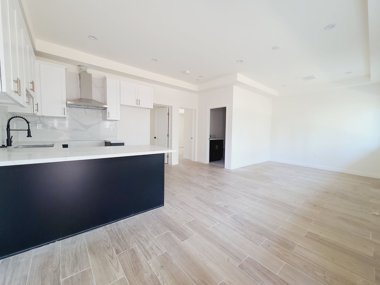 LOS ANGELES Apartment: 1819 S MANHATTAN PLACE