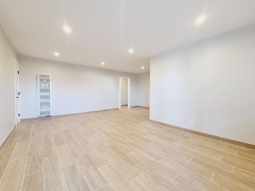 Fully remodeled beautiful unit -ONE MONTH FREE RENT!!-Move-In Special!! – photo 1