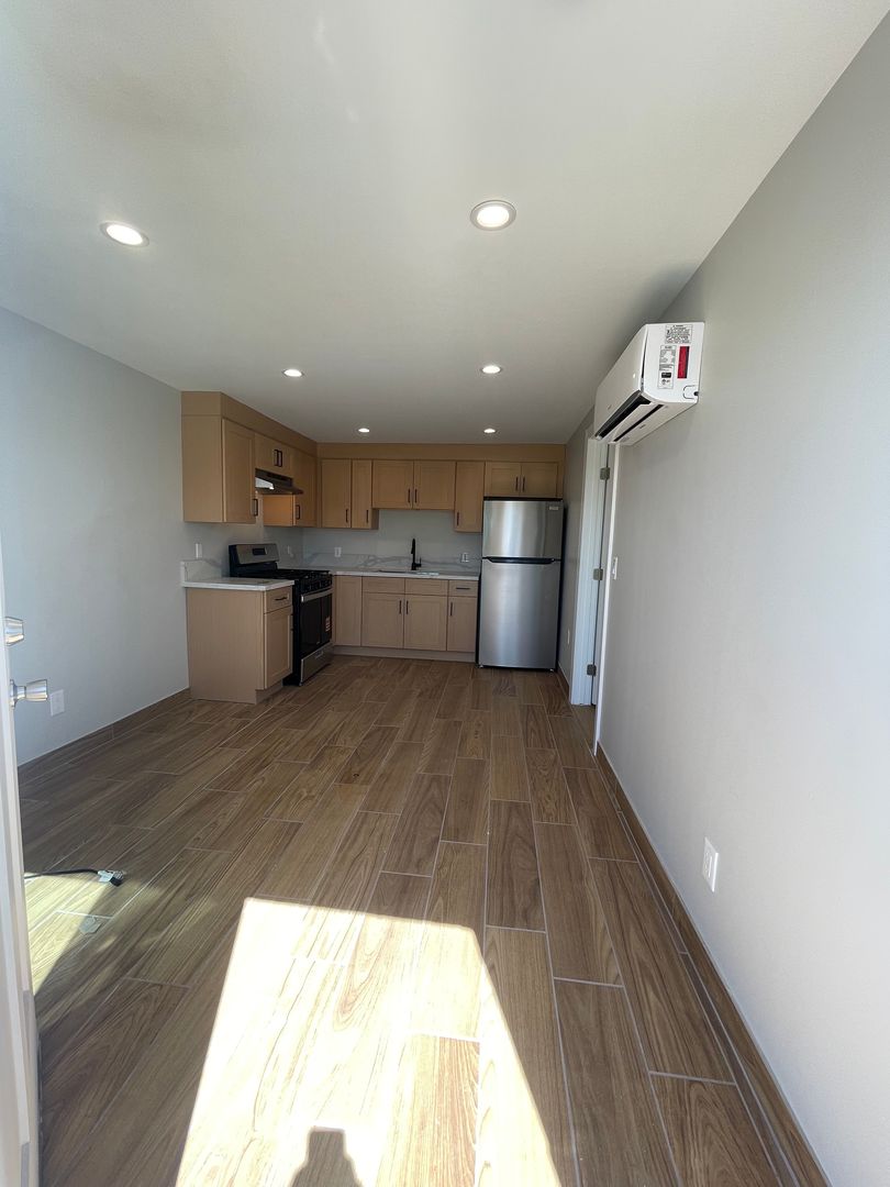 Sylmar Apartment: 14700 Hubbard St