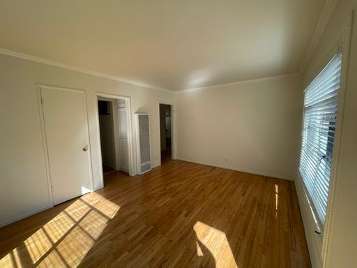 A Beautiful art Deco Unit-ONE MONTH FREE RENT!!-Move-In Special!! – photo 1