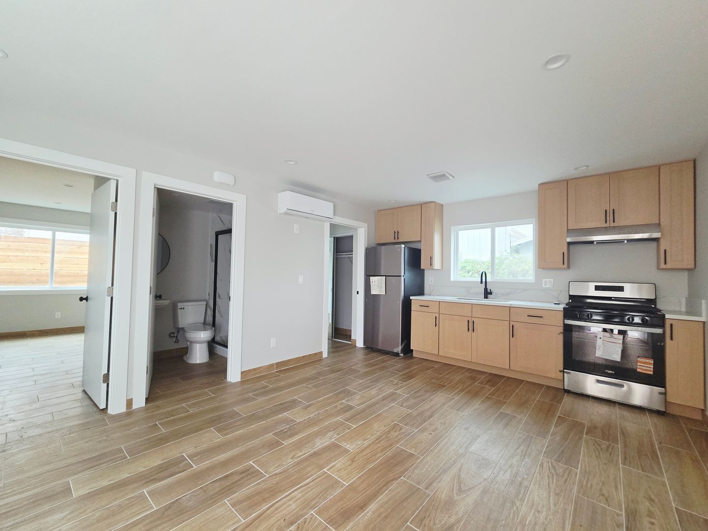 WILMINGTON Apartment: 947 N WILMINGTON BLVD