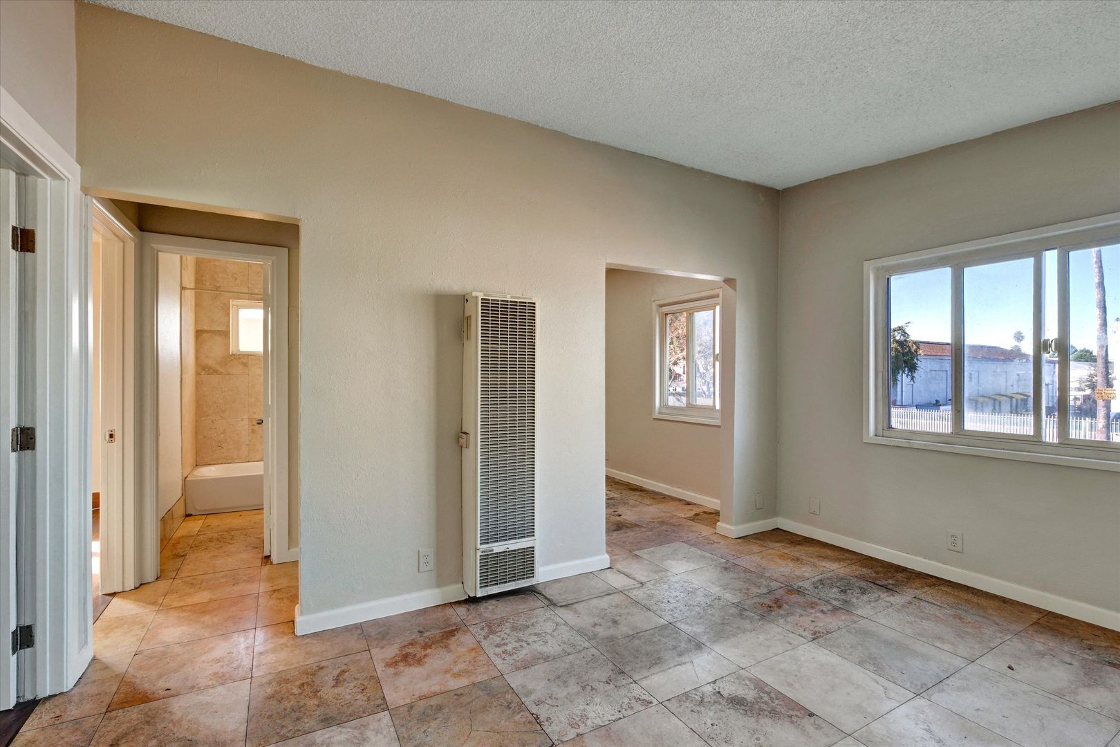 Los Angeles Apartment: 8508 S Avalon Blvd