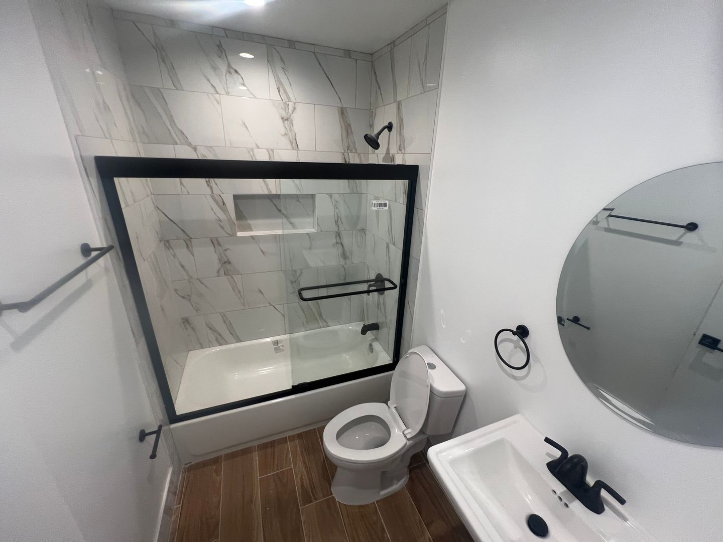 Van Nuys Apartment: 14921 Vanowen St