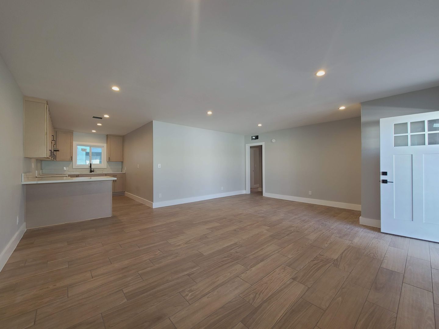 Winnetka Apartment: 20301 Cohasset Street