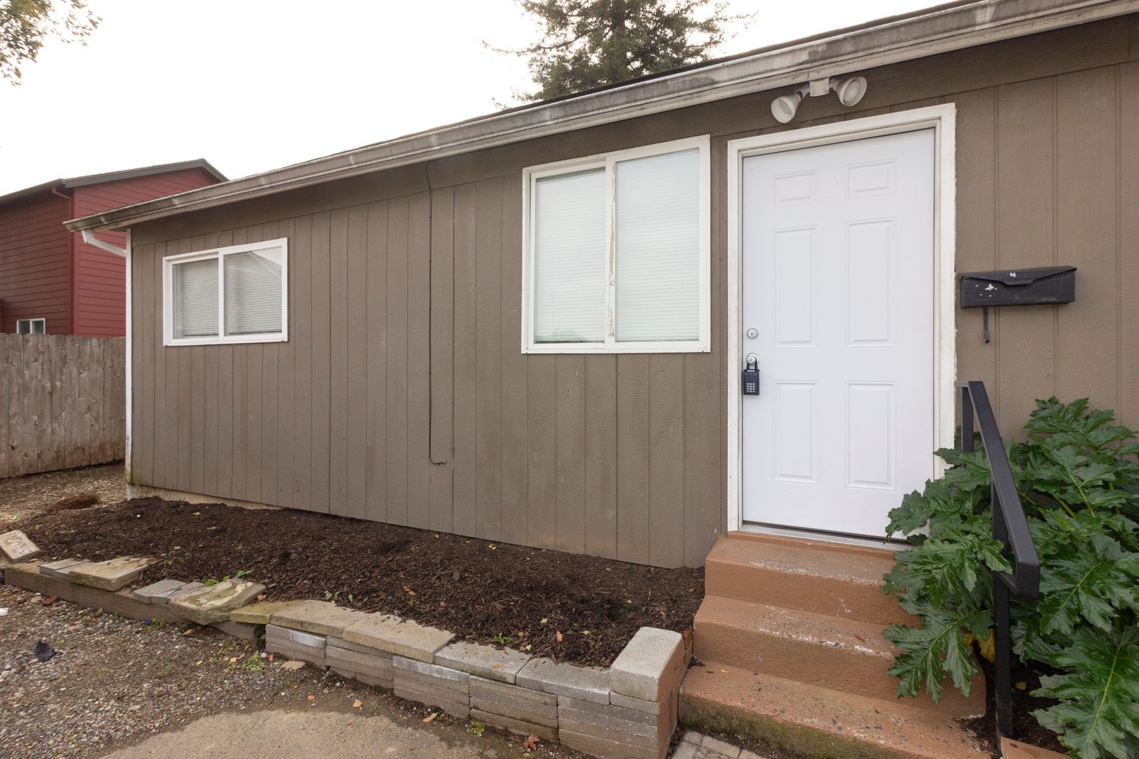 Portland Apartment: 4740 NE 99th Ave