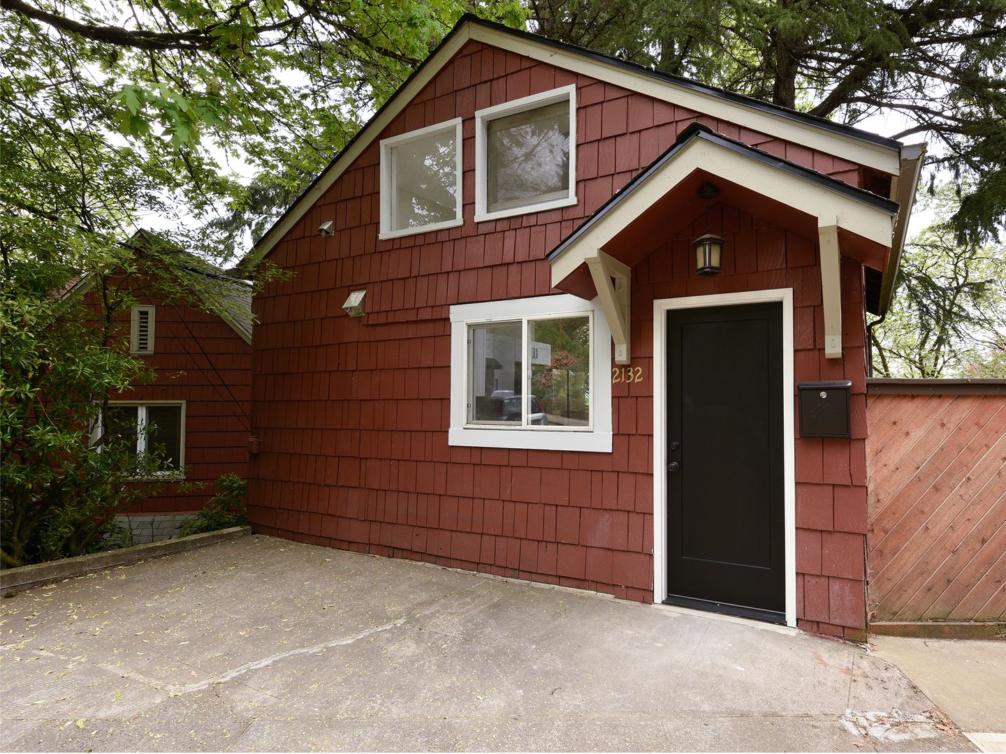 Portland Apartment: 2132-2134 NW Aspen Ave