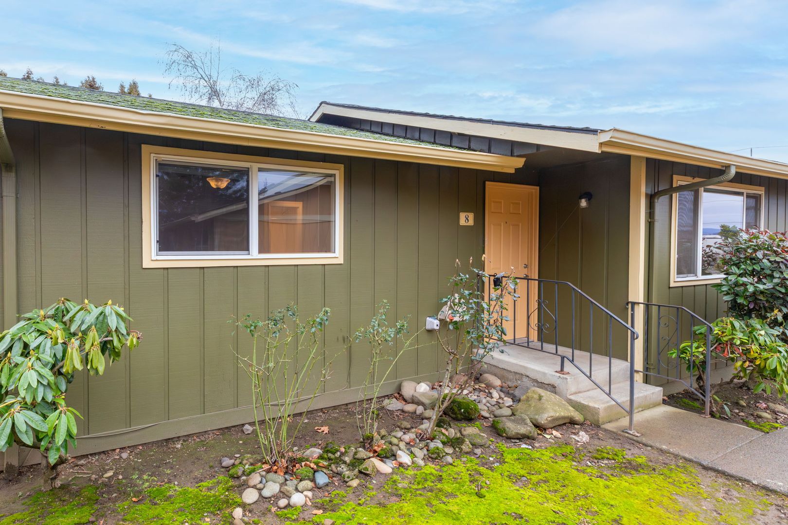 Portland Townhome: 17420 NE Halsey St