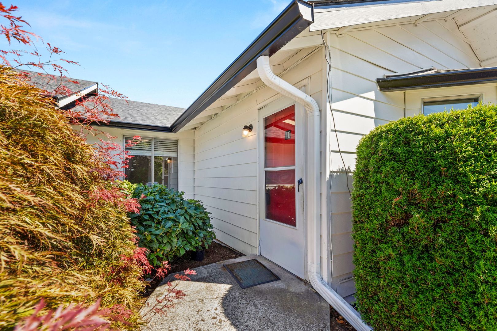 Vancouver Apartment: 3605 NE 49th St