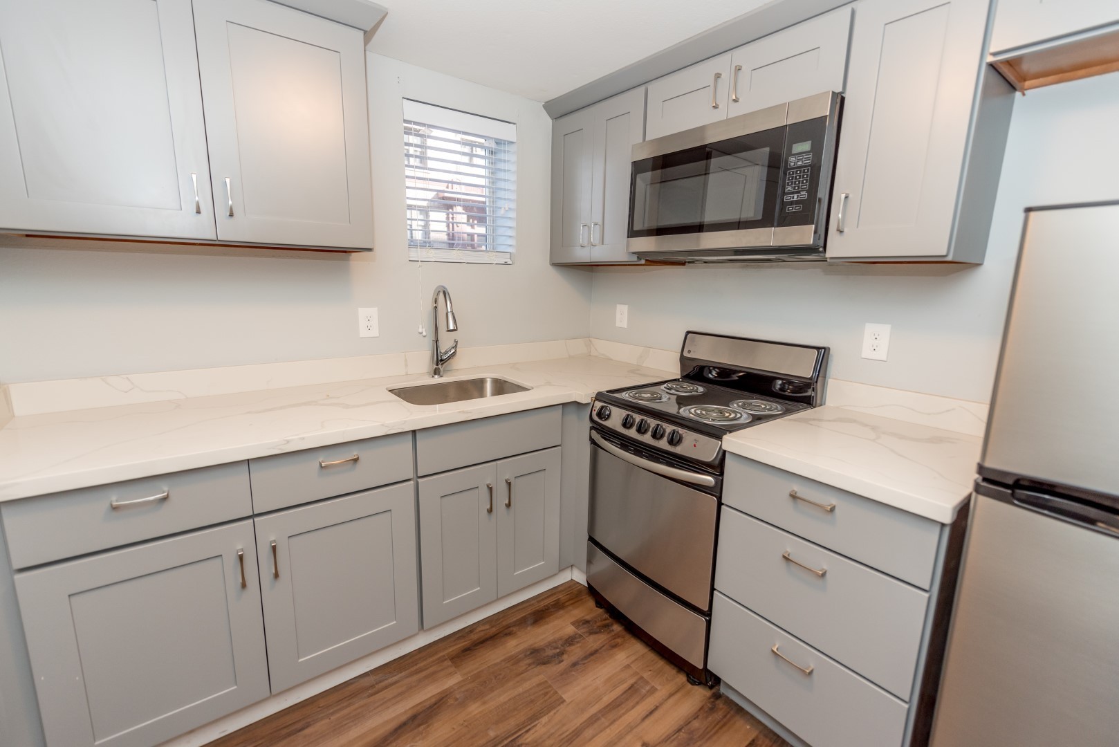 Portland Apartment: 1402-1406 SW 12th Ave