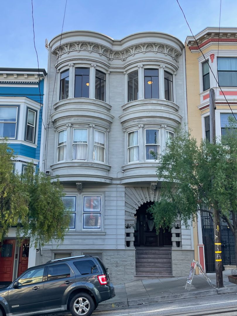San Francisco Apartment: 1934 Mason Street