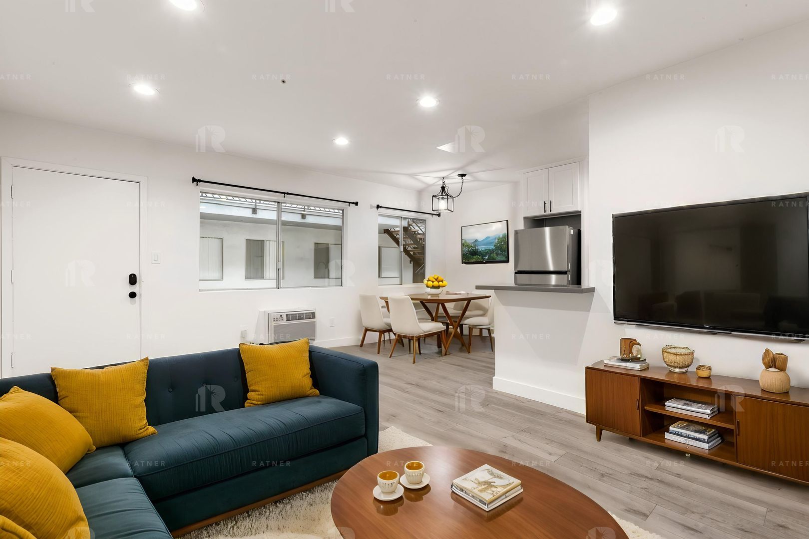 Los Angeles Apartment: 7259 Willoughby Avenue