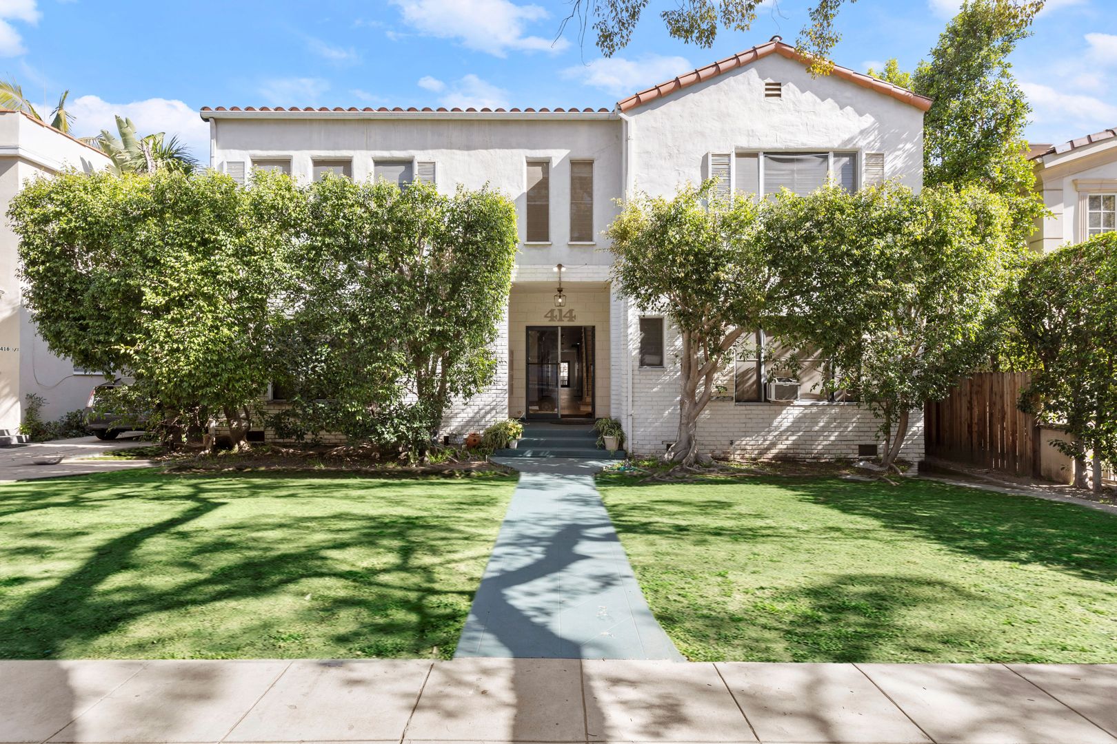 Beverly Hills Apartment: 414 N. Maple Drive