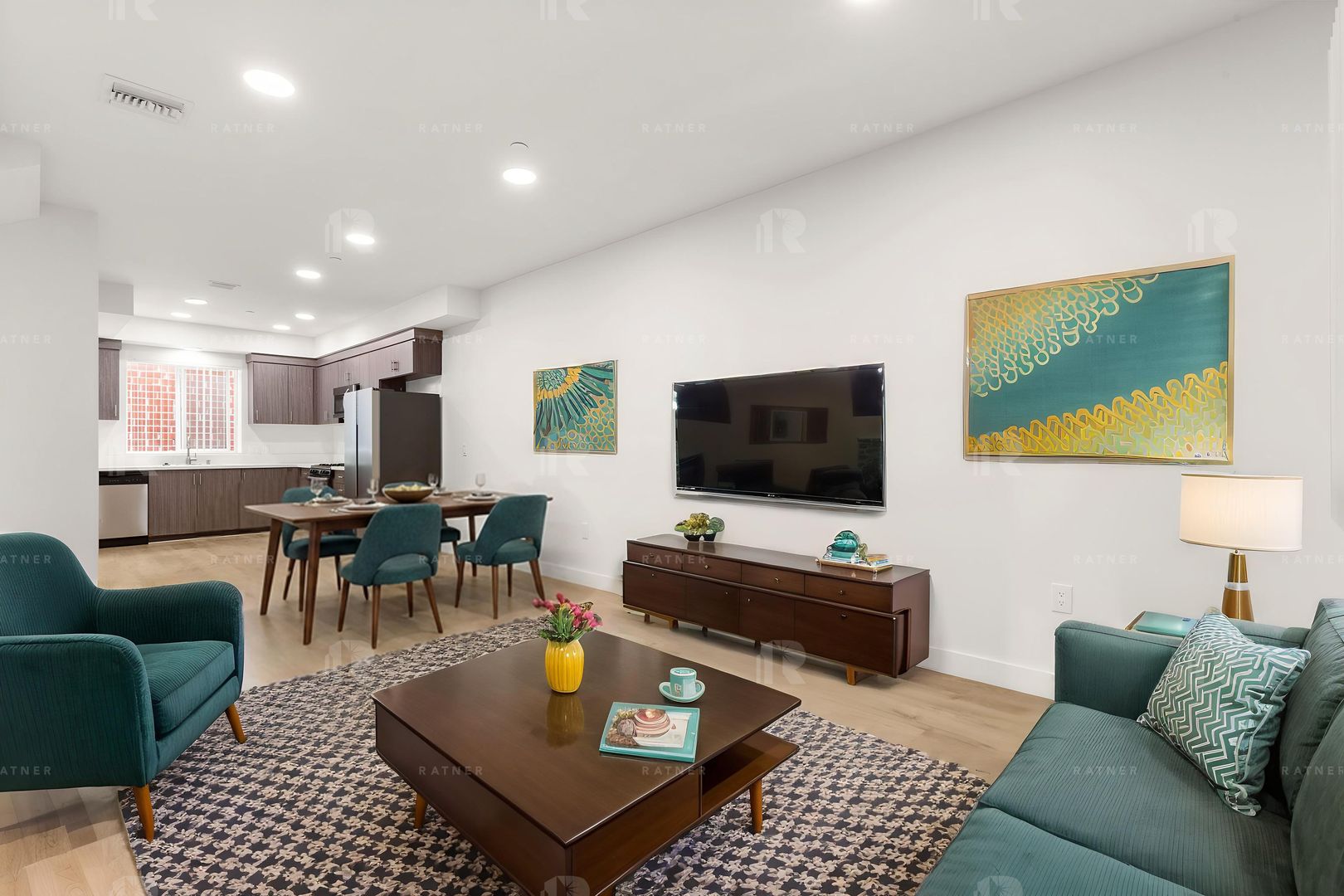 Sun Valley Apartment: 10960 Ratner Street