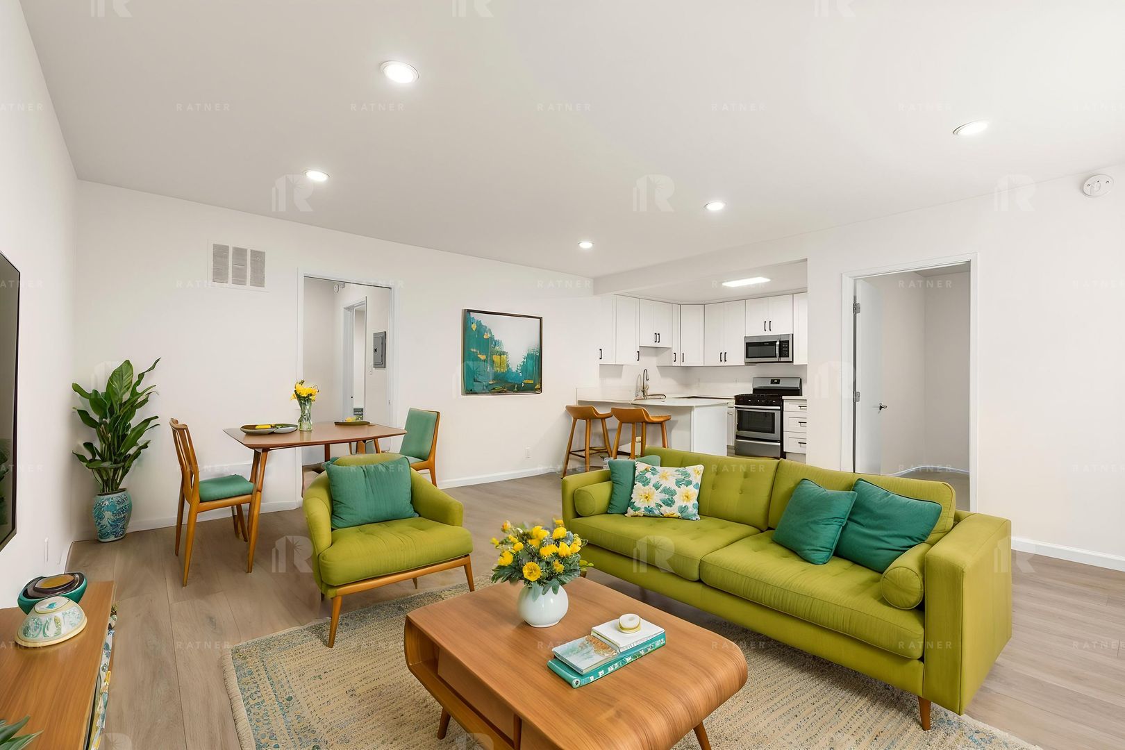 Studio City Apartment: 4216 Mary Ellen Avenue