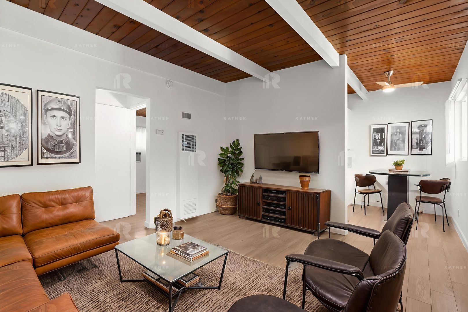 Studio City Apartment: 4232-4234 Mary Ellen Avenue