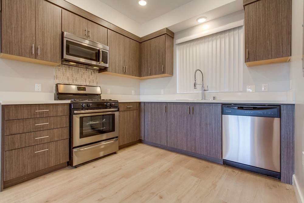 Sun Valley Apartment: 10960 Ratner Street