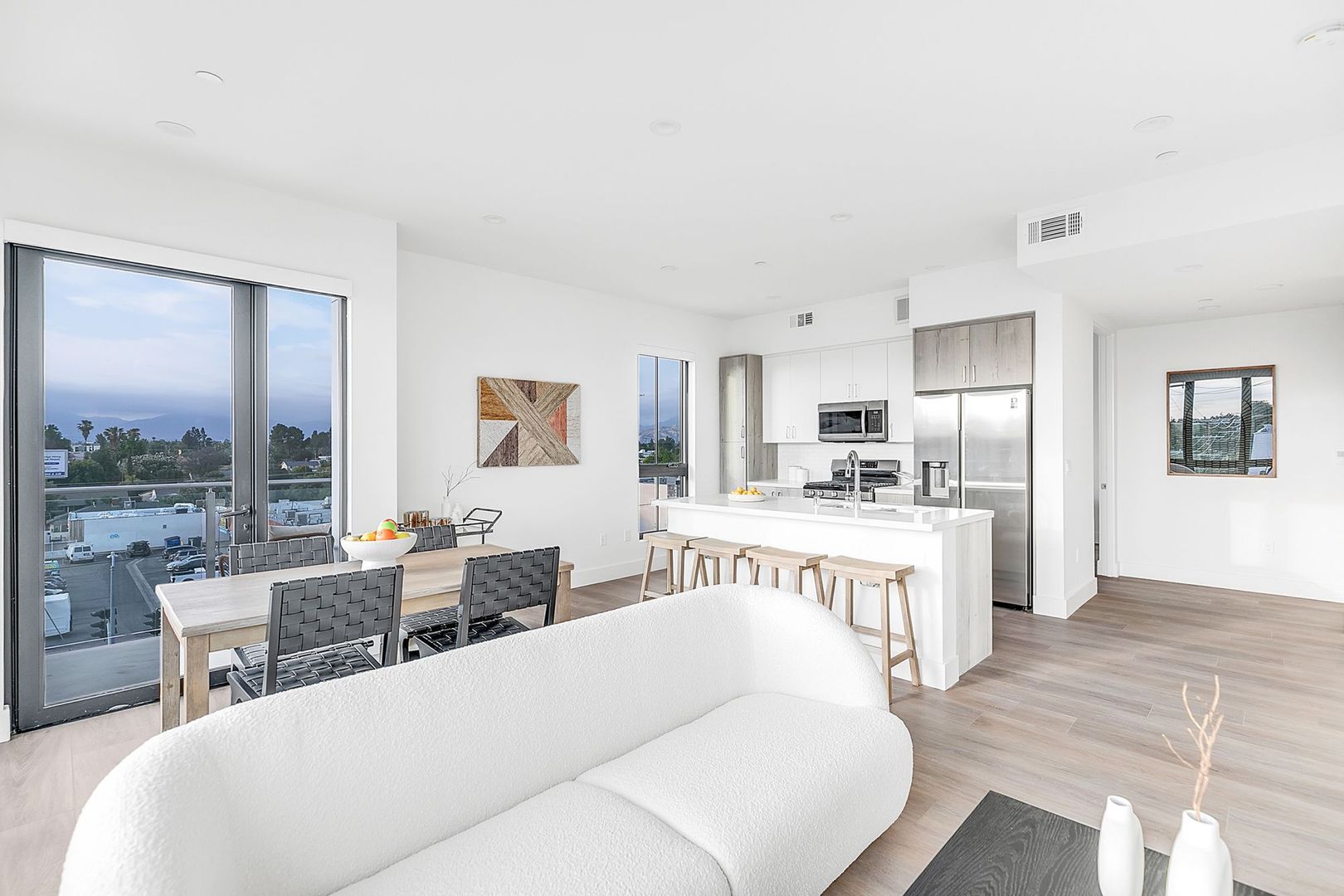 Valley Village Apartment: 12444 Chandler Blvd