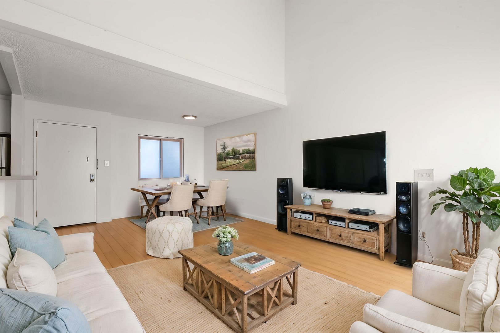 Sherman Oaks Apartment: 4610 Natick Avenue